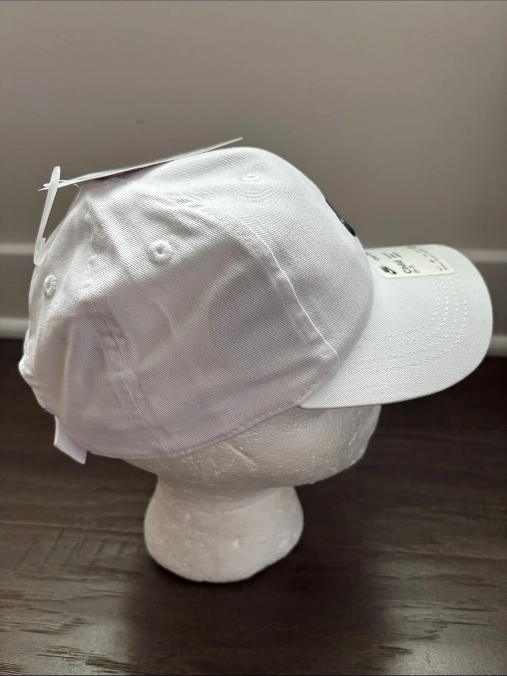 Nike Club Cap Swoosh embroidered logo,velcro back,6 vent panel, summer sun
